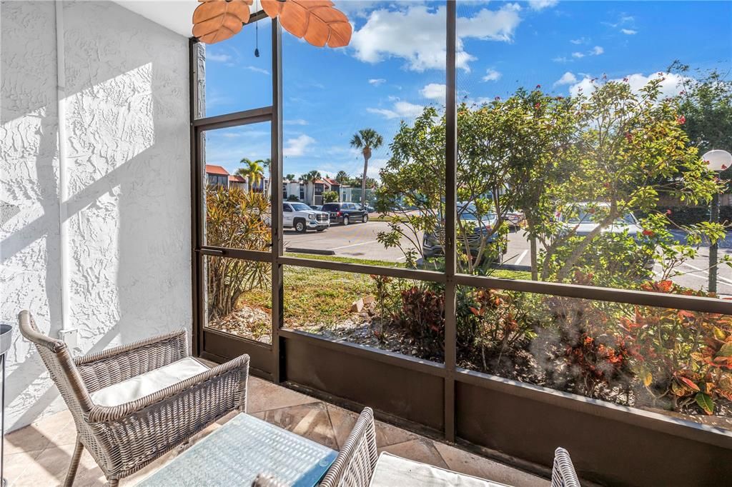 For Rent: $2,000 (1 beds, 1 baths, 714 Square Feet)