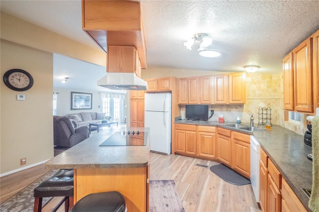 For Sale: $389,947 (3 beds, 2 baths, 1620 Square Feet)