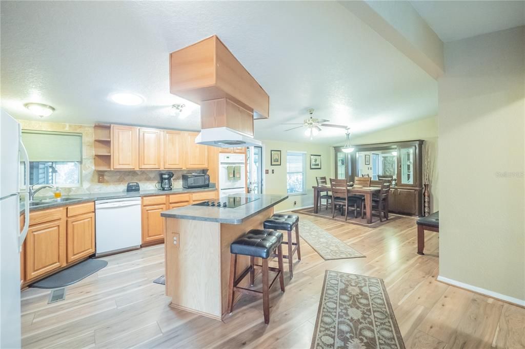 For Sale: $389,947 (3 beds, 2 baths, 1620 Square Feet)