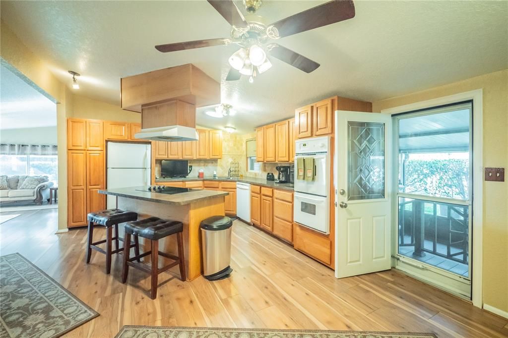 For Sale: $389,947 (3 beds, 2 baths, 1620 Square Feet)