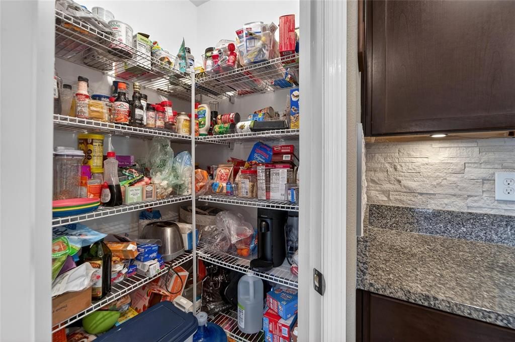 For Sale: $369,000 (4 beds, 2 baths, 1914 Square Feet)