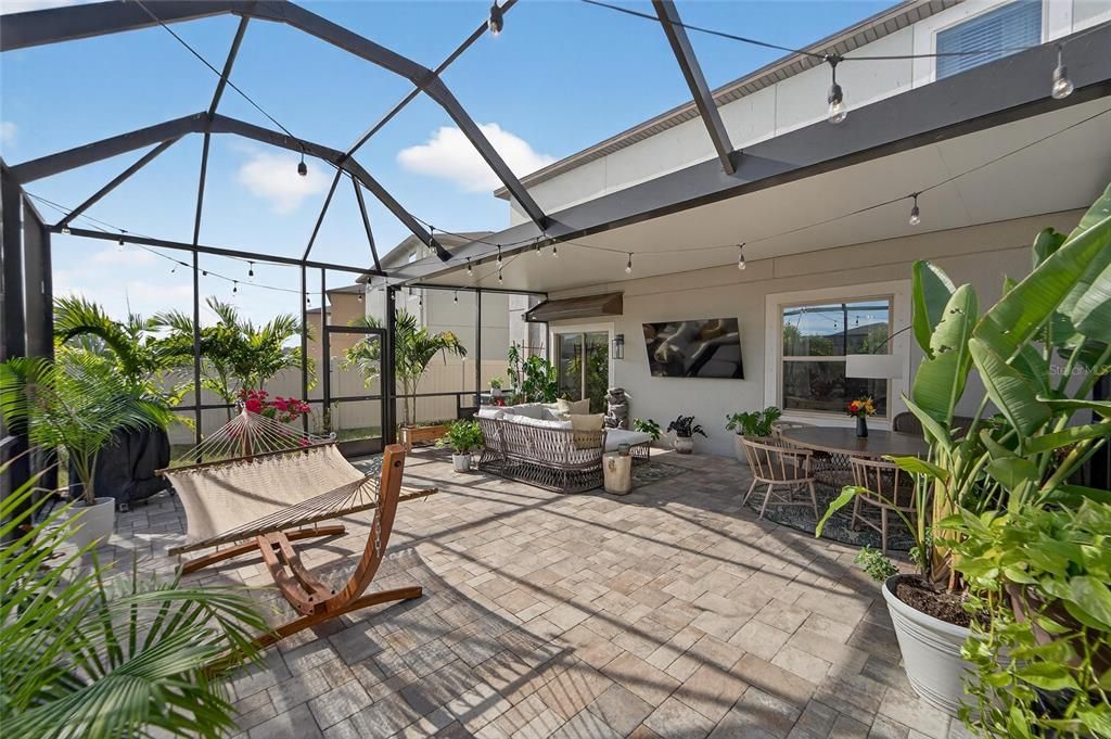 For Sale: $369,000 (4 beds, 2 baths, 1914 Square Feet)