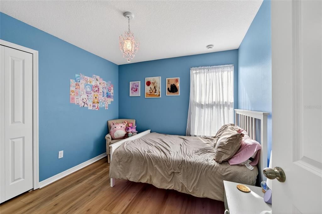 For Sale: $369,000 (4 beds, 2 baths, 1914 Square Feet)