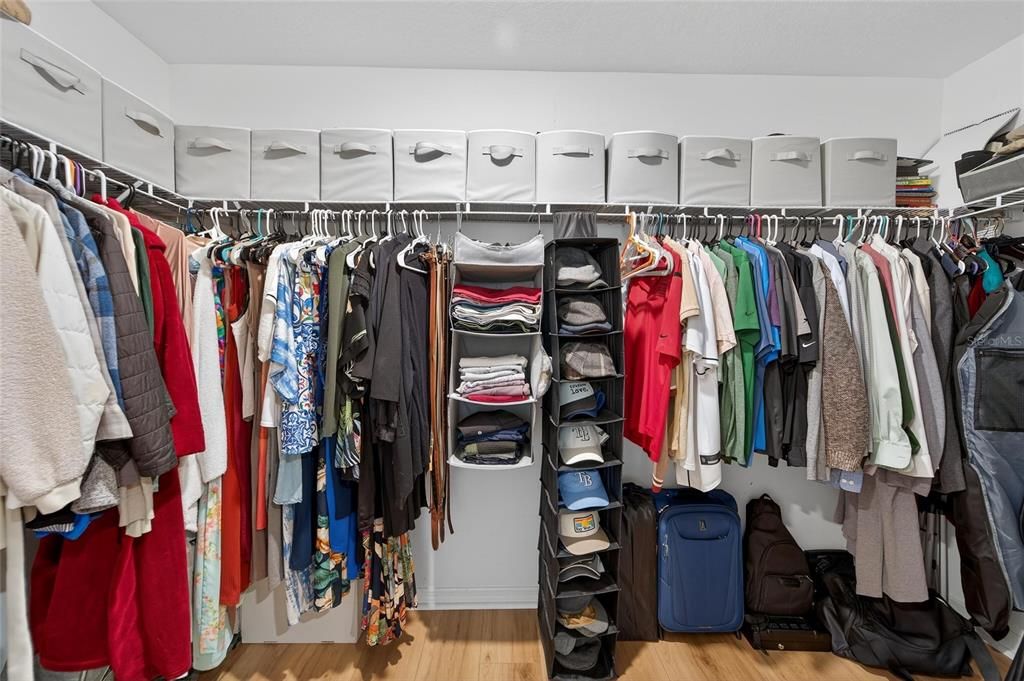 For Sale: $369,000 (4 beds, 2 baths, 1914 Square Feet)