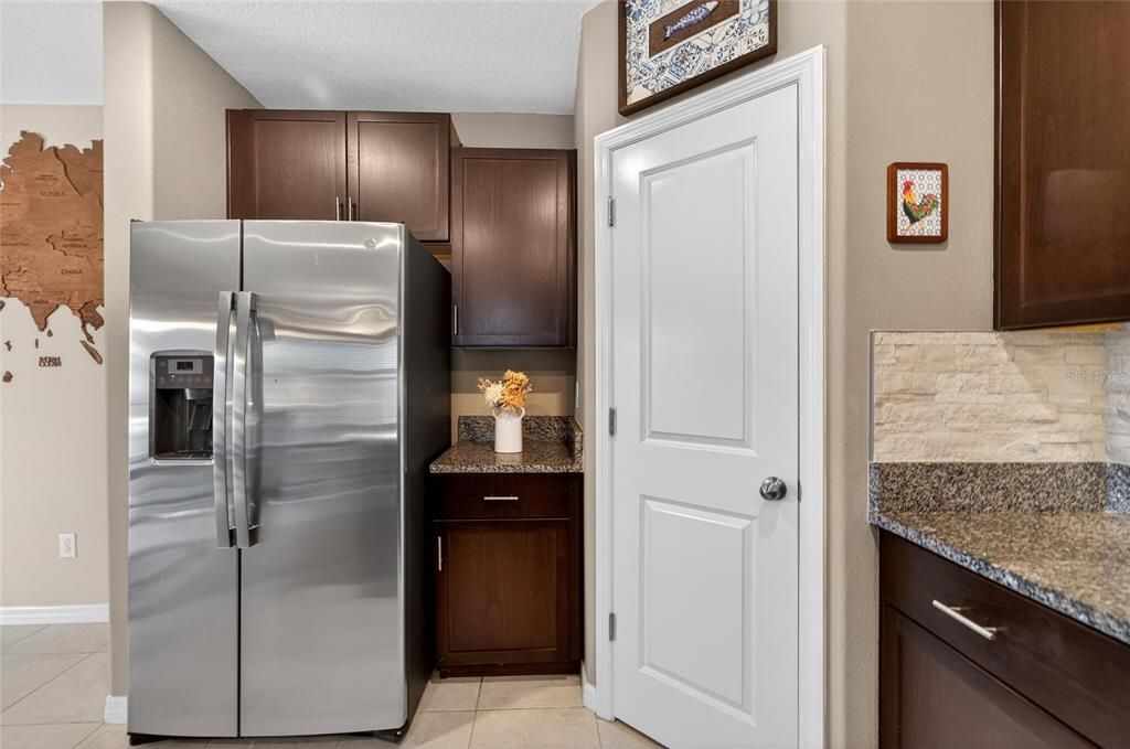 For Sale: $369,000 (4 beds, 2 baths, 1914 Square Feet)