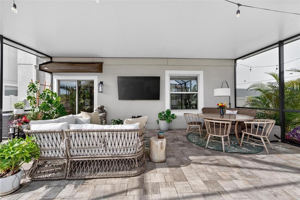 For Sale: $369,000 (4 beds, 2 baths, 1914 Square Feet)