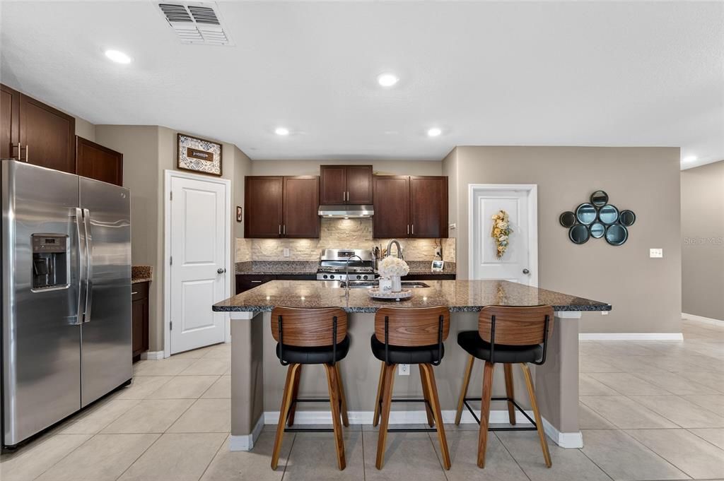 For Sale: $369,000 (4 beds, 2 baths, 1914 Square Feet)