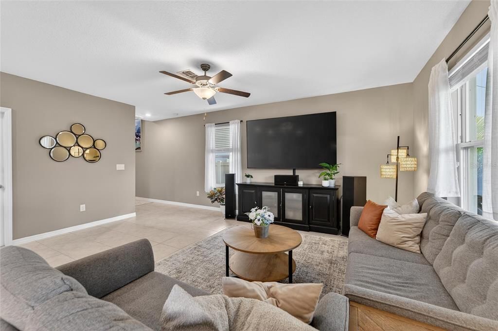 For Sale: $369,000 (4 beds, 2 baths, 1914 Square Feet)