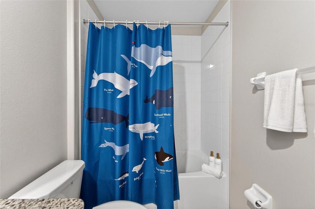 For Sale: $369,000 (4 beds, 2 baths, 1914 Square Feet)