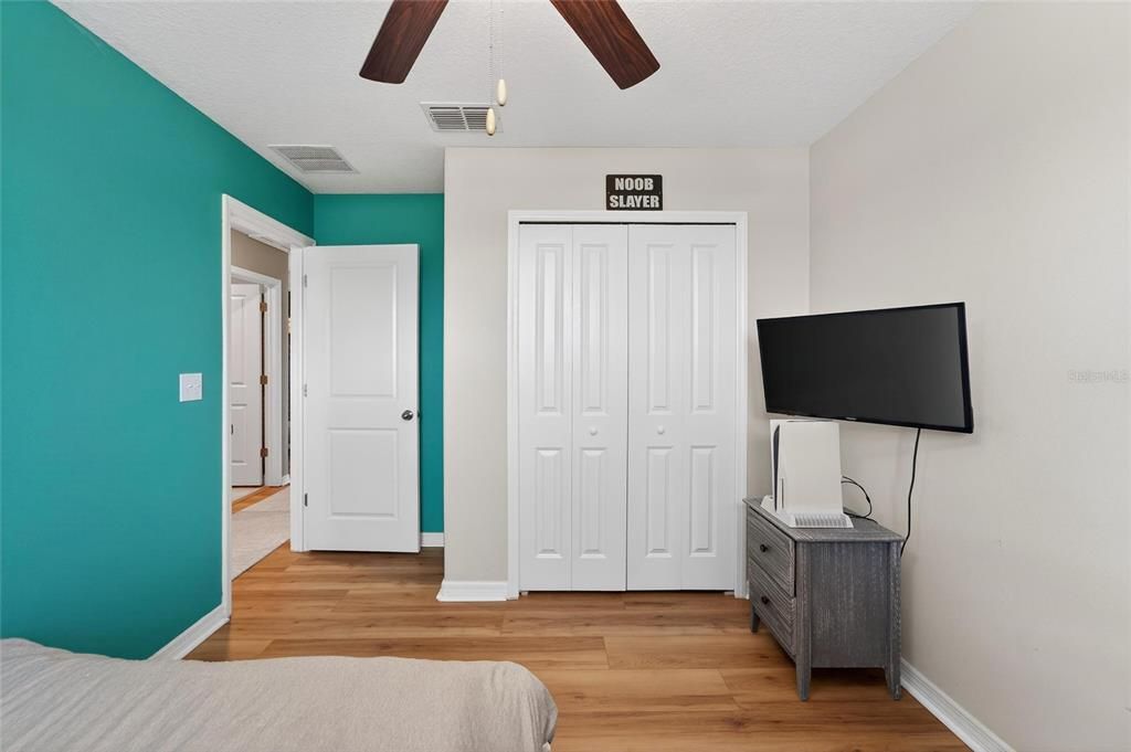 For Sale: $369,000 (4 beds, 2 baths, 1914 Square Feet)