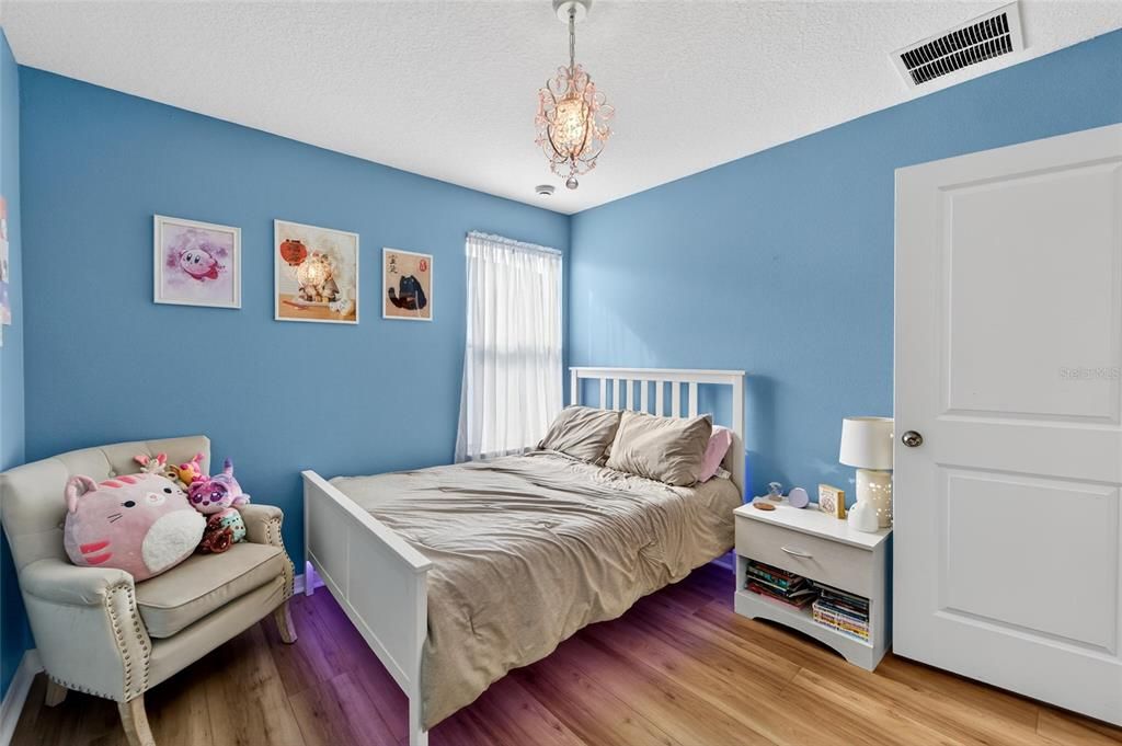 For Sale: $369,000 (4 beds, 2 baths, 1914 Square Feet)