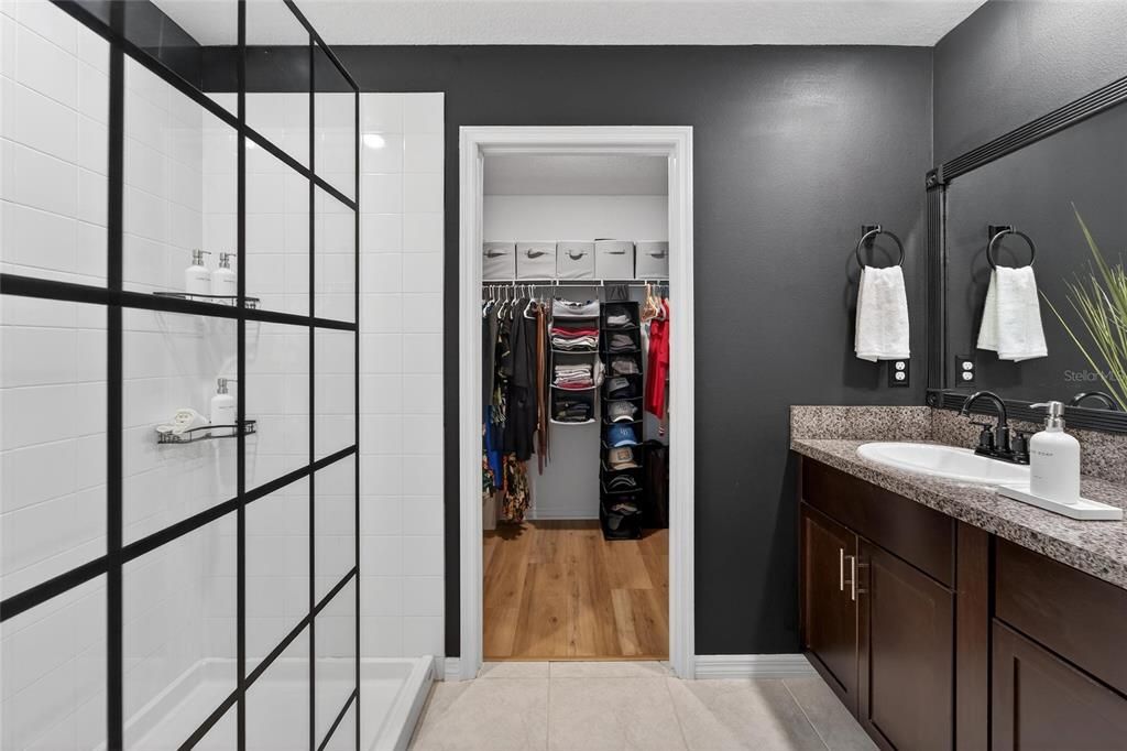 For Sale: $369,000 (4 beds, 2 baths, 1914 Square Feet)