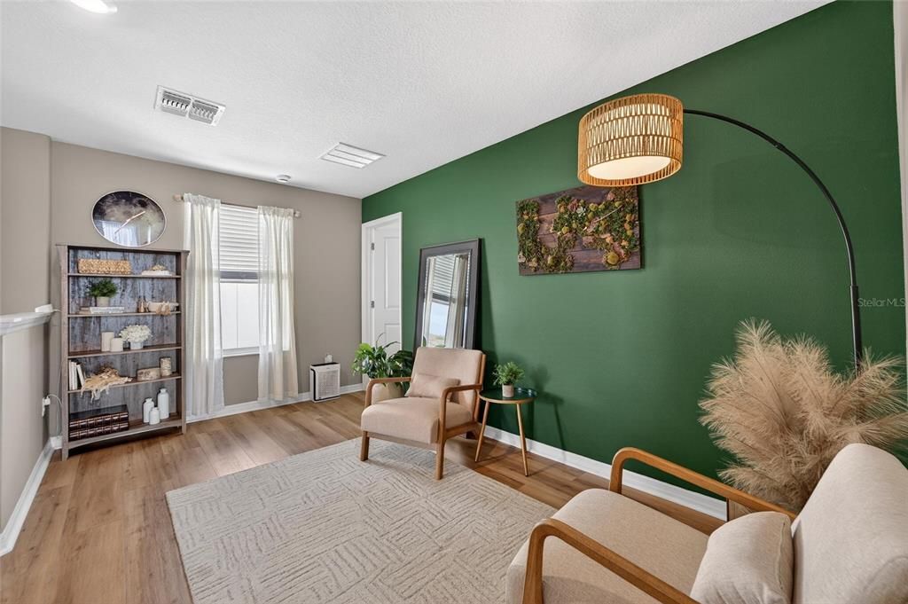 For Sale: $369,000 (4 beds, 2 baths, 1914 Square Feet)