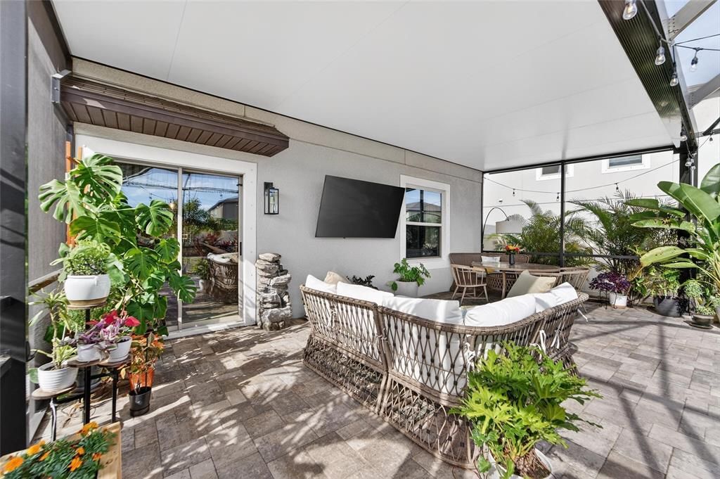 For Sale: $369,000 (4 beds, 2 baths, 1914 Square Feet)