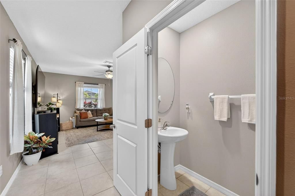 For Sale: $369,000 (4 beds, 2 baths, 1914 Square Feet)