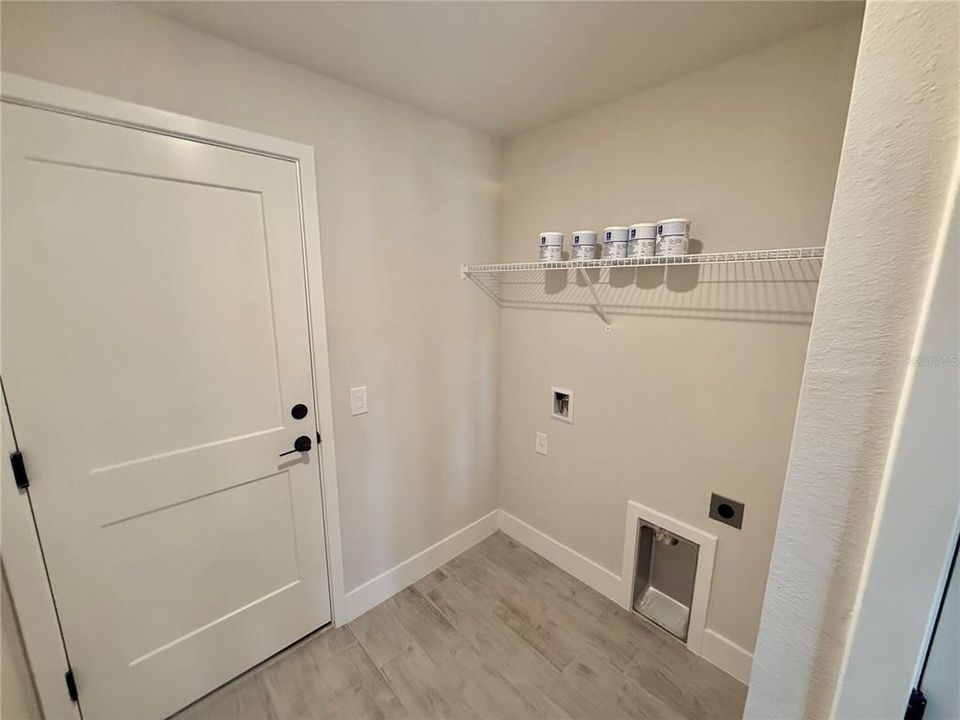 For Sale: $387,000 (4 beds, 2 baths, 2330 Square Feet)