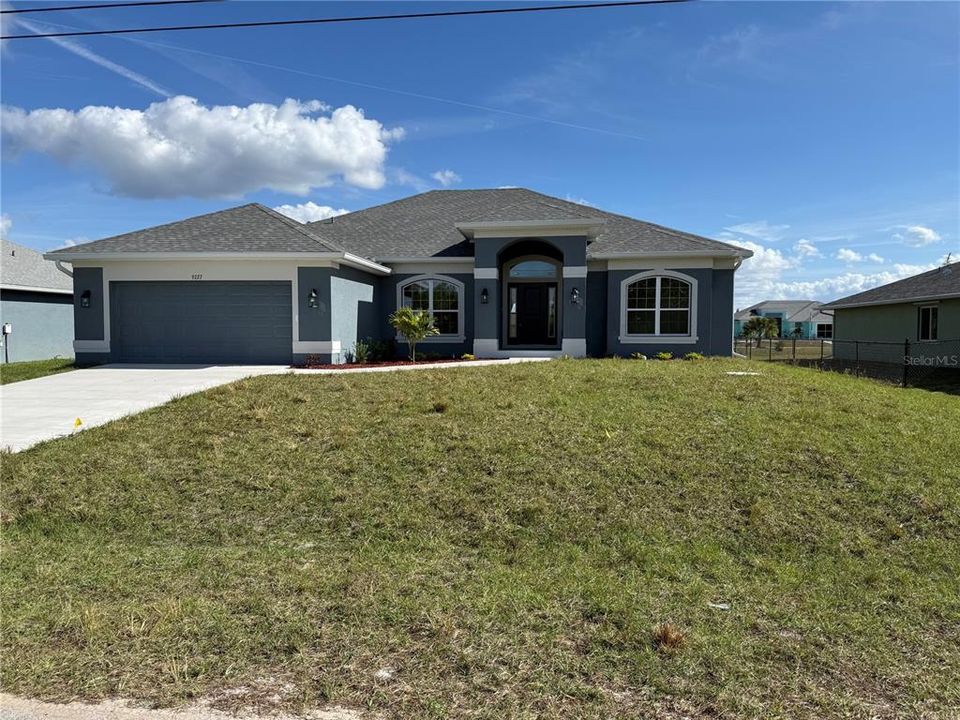 For Sale: $387,000 (4 beds, 2 baths, 2330 Square Feet)