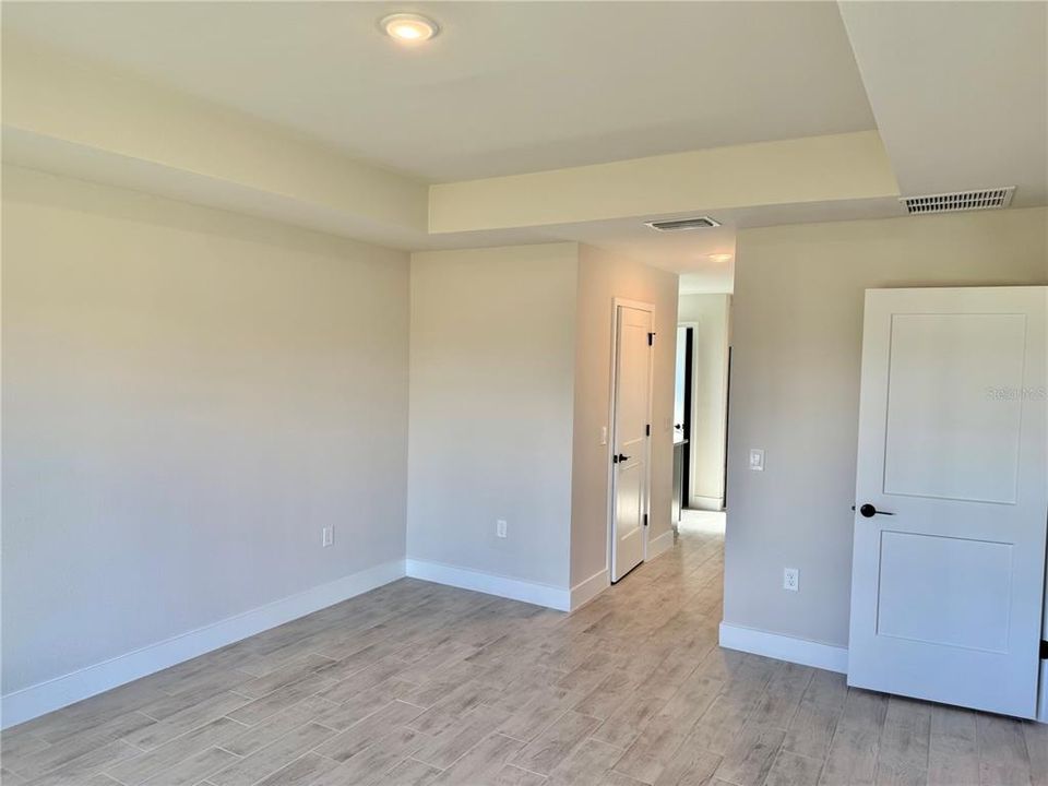 For Sale: $387,000 (4 beds, 2 baths, 2330 Square Feet)