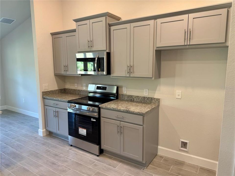 For Sale: $357,100 (4 beds, 2 baths, 1755 Square Feet)