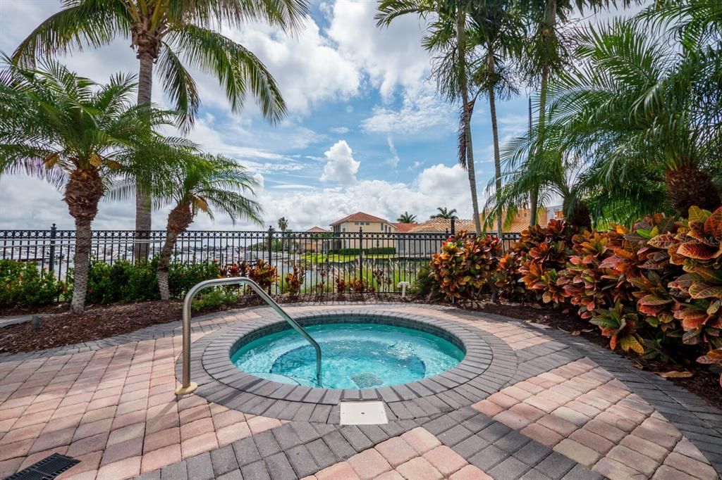 En Venta: $649,000 (2 camas, 2 baños, 1750 Pies cuadrados)