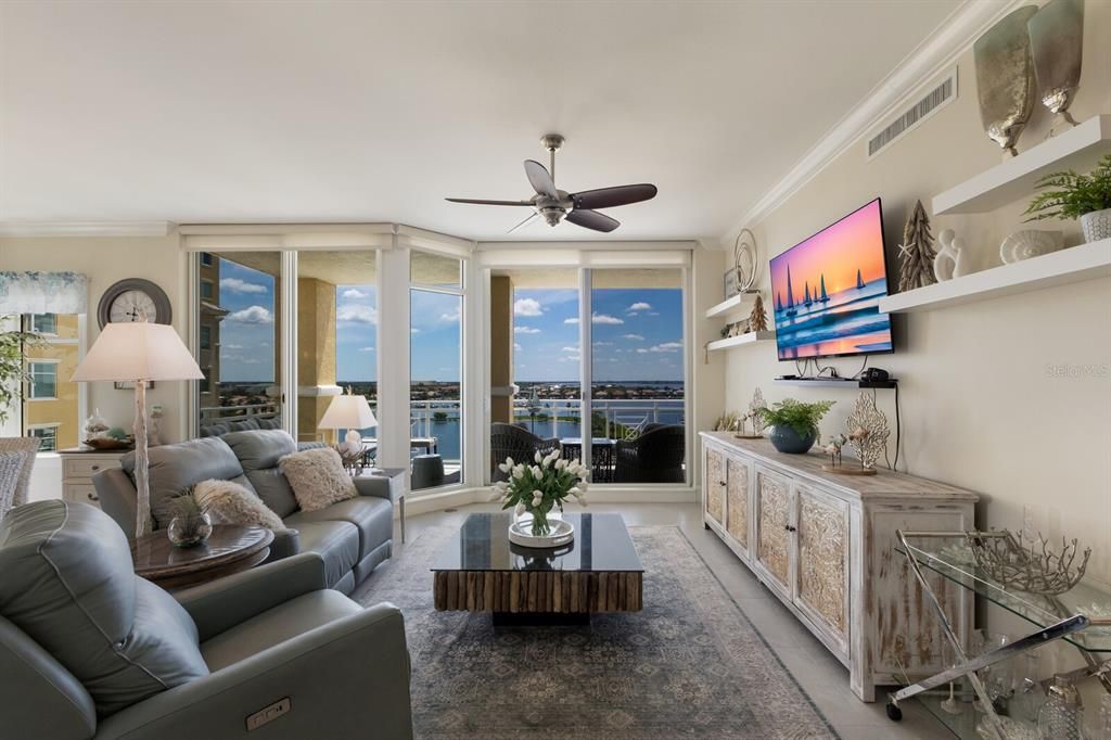 En Venta: $649,000 (2 camas, 2 baños, 1750 Pies cuadrados)