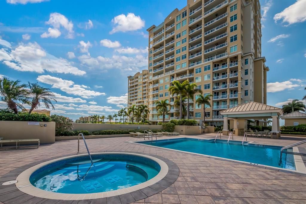 En Venta: $649,000 (2 camas, 2 baños, 1750 Pies cuadrados)