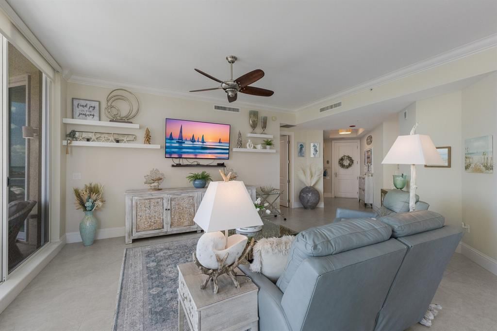 En Venta: $649,000 (2 camas, 2 baños, 1750 Pies cuadrados)