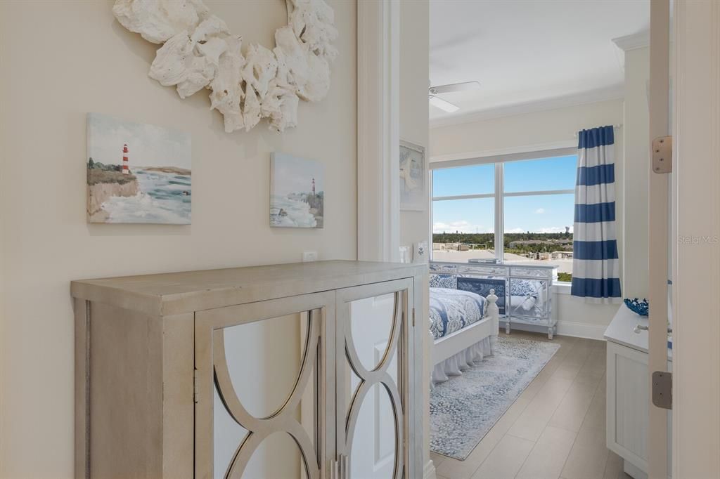 En Venta: $649,000 (2 camas, 2 baños, 1750 Pies cuadrados)