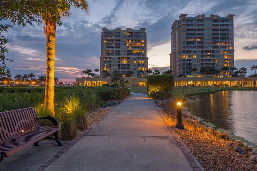 En Venta: $649,000 (2 camas, 2 baños, 1750 Pies cuadrados)