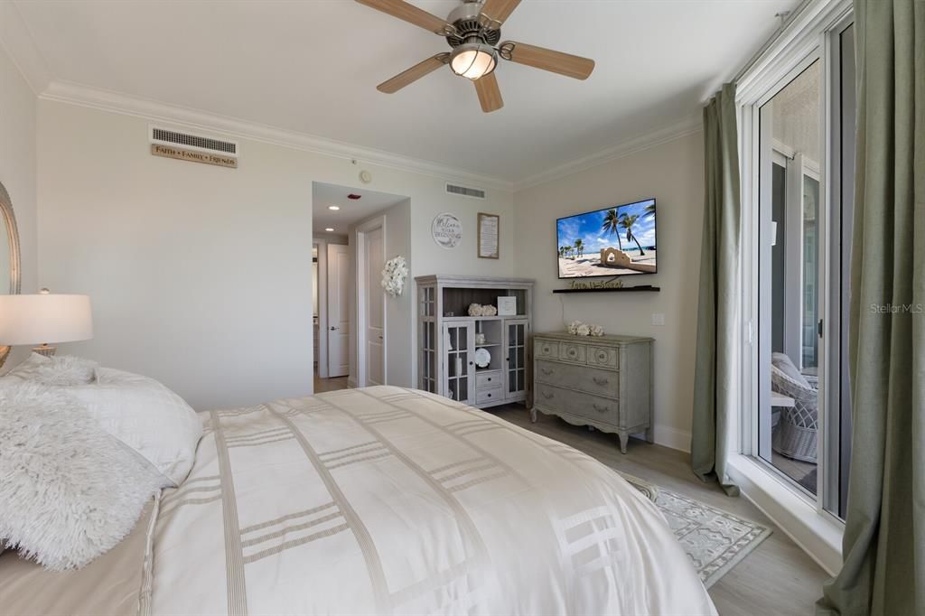 En Venta: $649,000 (2 camas, 2 baños, 1750 Pies cuadrados)