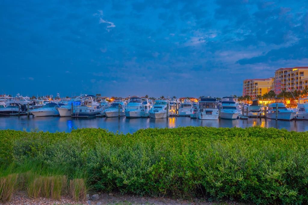 En Venta: $649,000 (2 camas, 2 baños, 1750 Pies cuadrados)