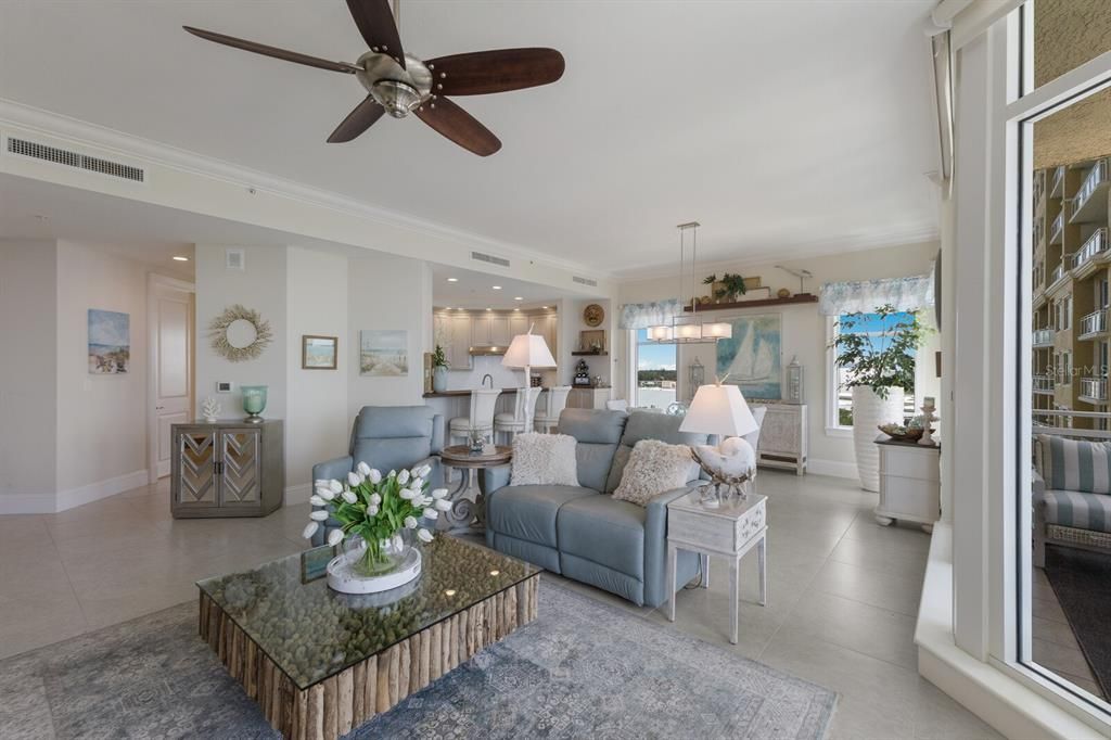 En Venta: $649,000 (2 camas, 2 baños, 1750 Pies cuadrados)