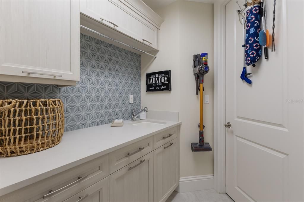 En Venta: $649,000 (2 camas, 2 baños, 1750 Pies cuadrados)