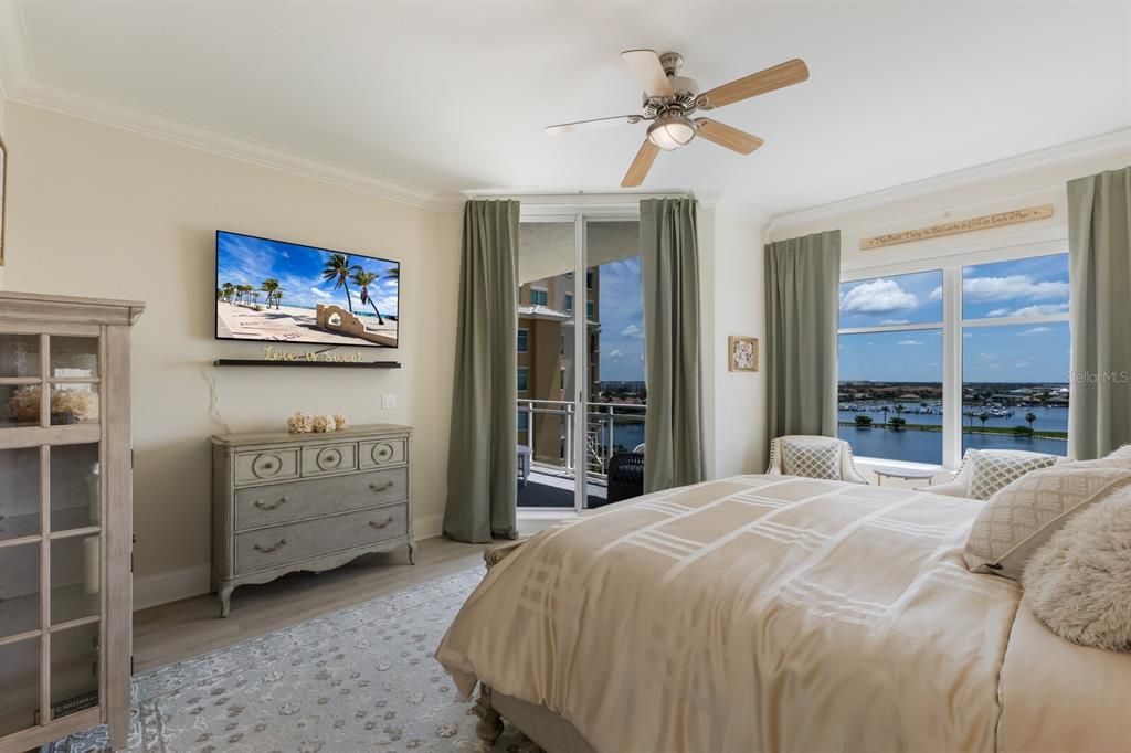 En Venta: $649,000 (2 camas, 2 baños, 1750 Pies cuadrados)