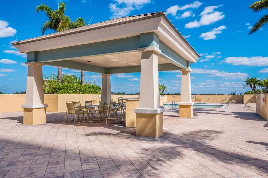 En Venta: $649,000 (2 camas, 2 baños, 1750 Pies cuadrados)