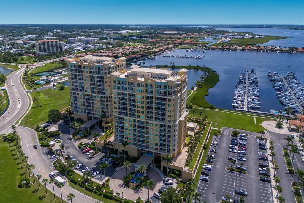 En Venta: $649,000 (2 camas, 2 baños, 1750 Pies cuadrados)