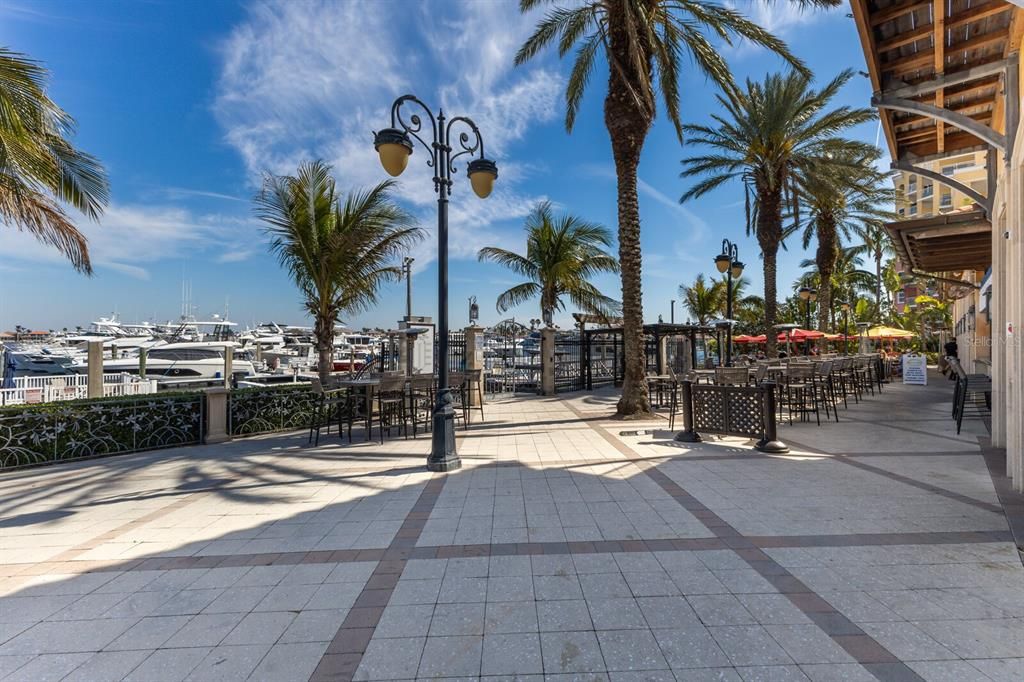 En Venta: $649,000 (2 camas, 2 baños, 1750 Pies cuadrados)