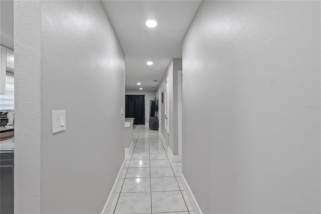 For Sale: $209,999 (2 beds, 2 baths, 992 Square Feet)