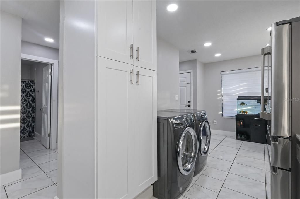 For Sale: $209,999 (2 beds, 2 baths, 992 Square Feet)