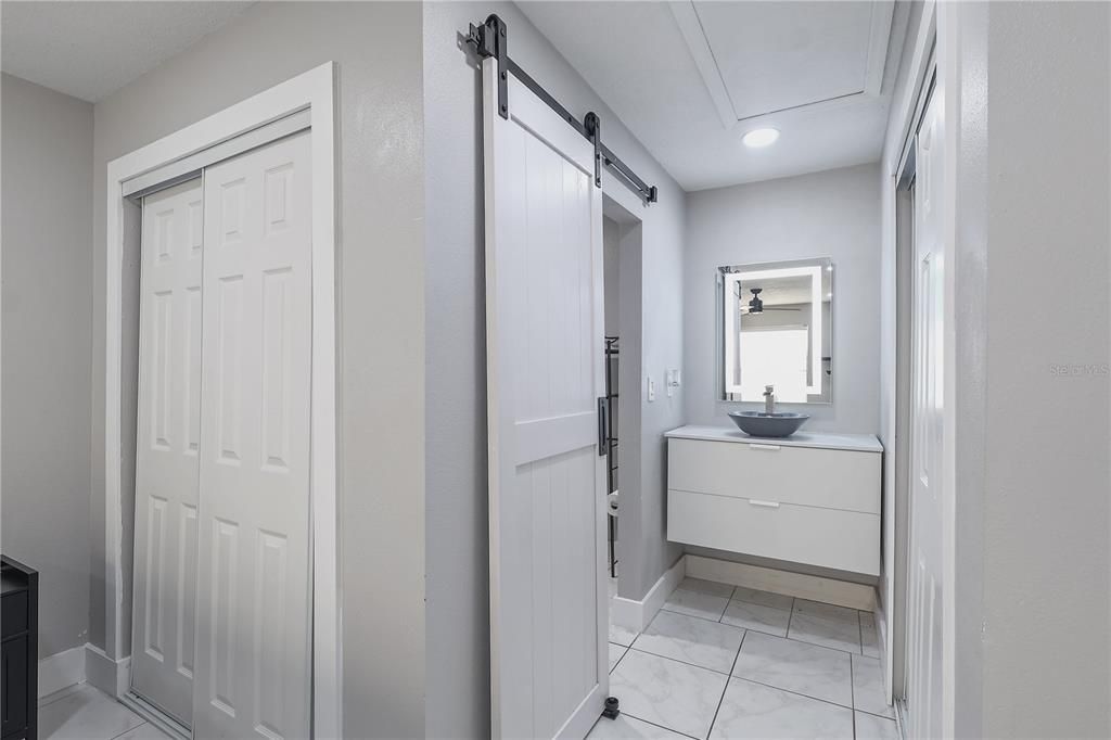 For Sale: $209,999 (2 beds, 2 baths, 992 Square Feet)