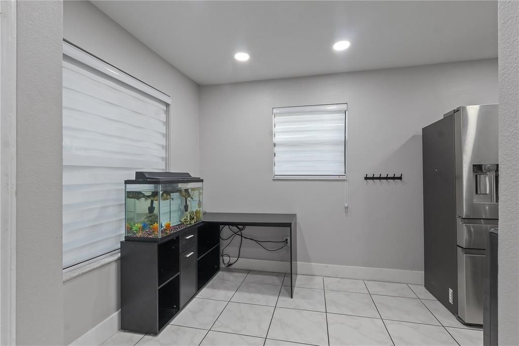 For Sale: $209,999 (2 beds, 2 baths, 992 Square Feet)