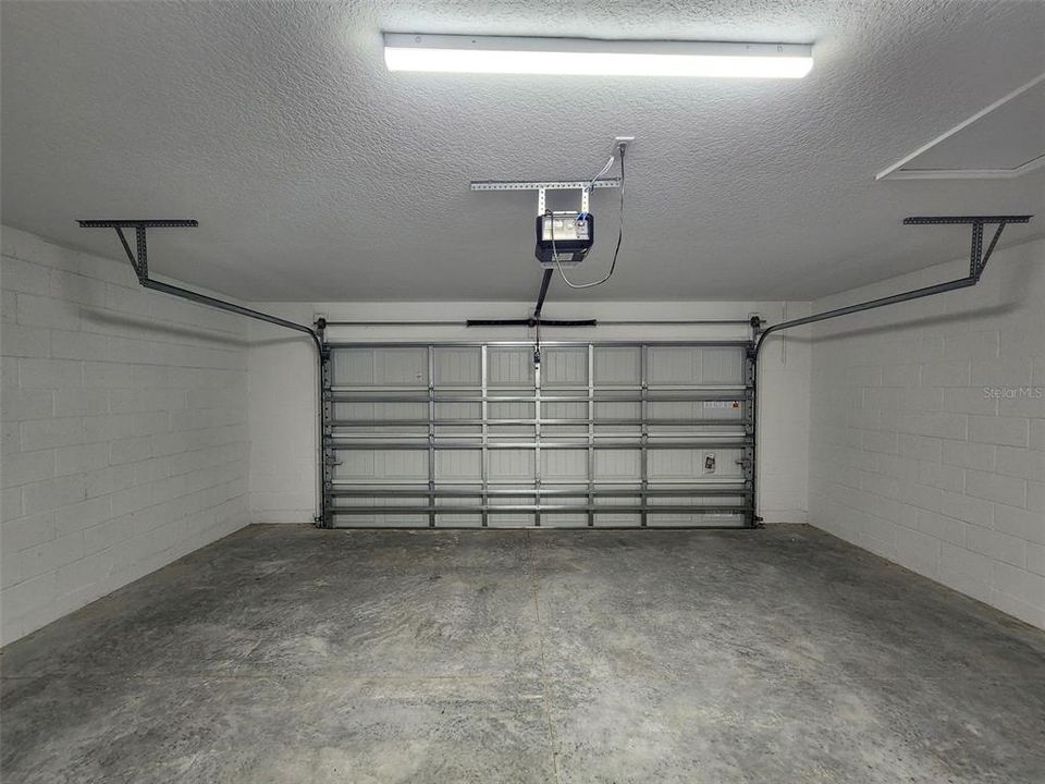 For Rent: $2,400 (3 beds, 2 baths, 1691 Square Feet)