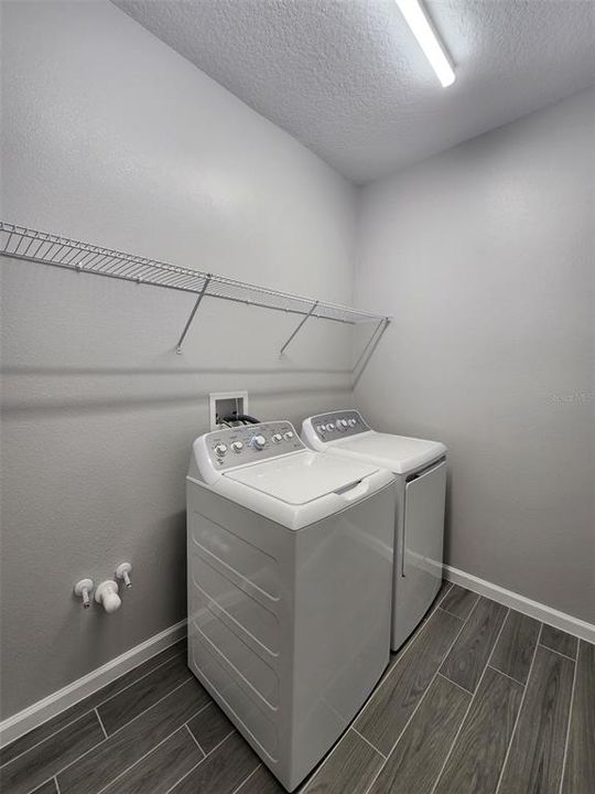 For Rent: $2,400 (3 beds, 2 baths, 1691 Square Feet)