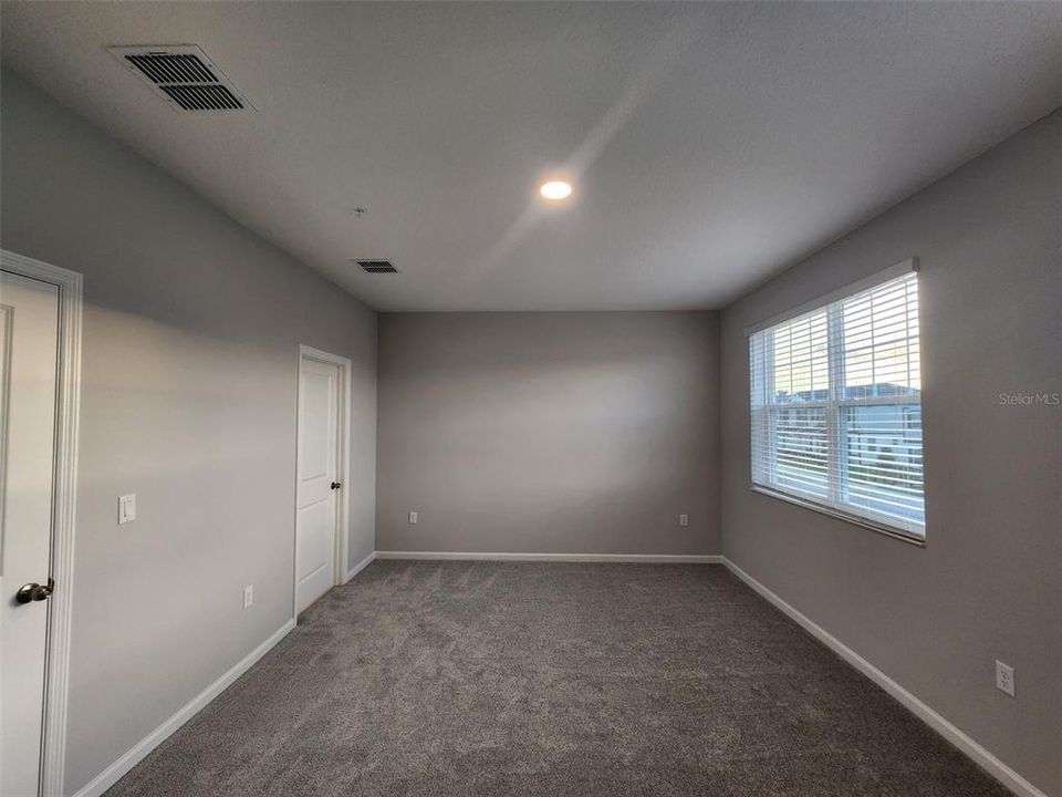 For Rent: $2,400 (3 beds, 2 baths, 1691 Square Feet)