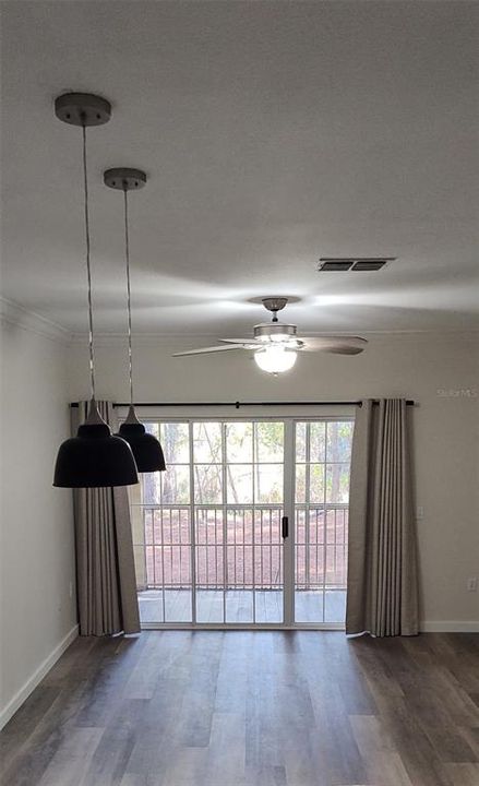 For Rent: $1,500 (1 beds, 1 baths, 1002 Square Feet)