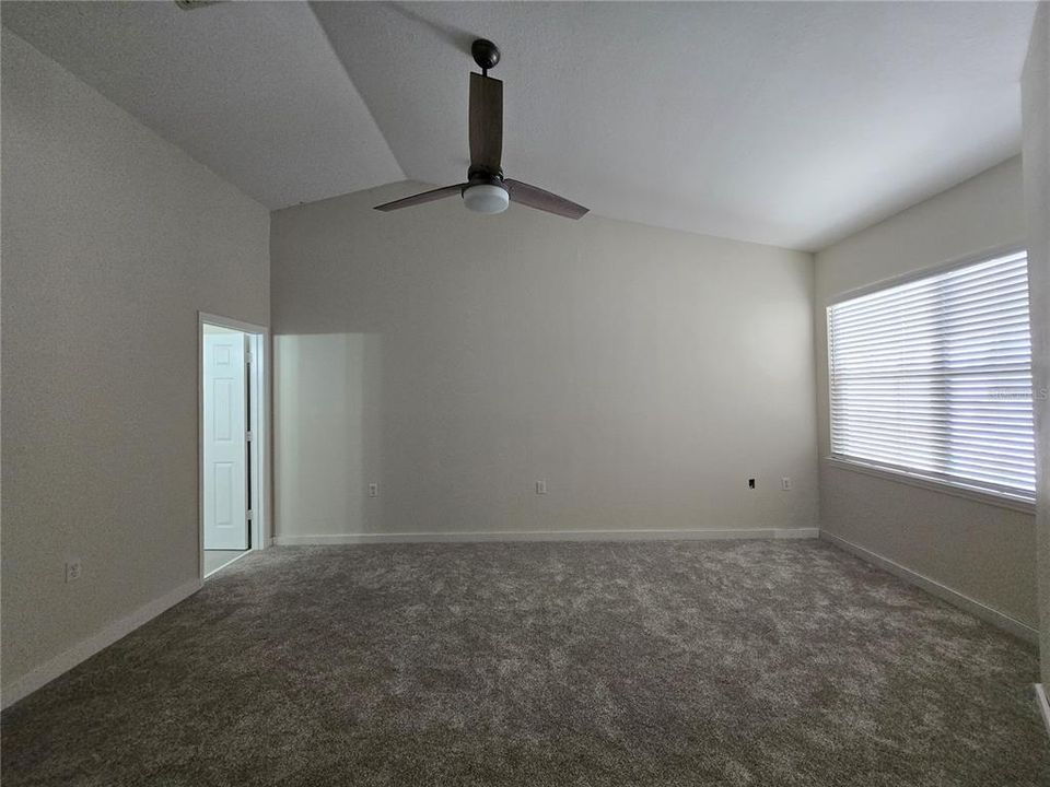 For Rent: $1,500 (1 beds, 1 baths, 1002 Square Feet)