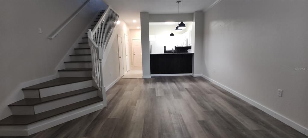 For Rent: $1,500 (1 beds, 1 baths, 1002 Square Feet)