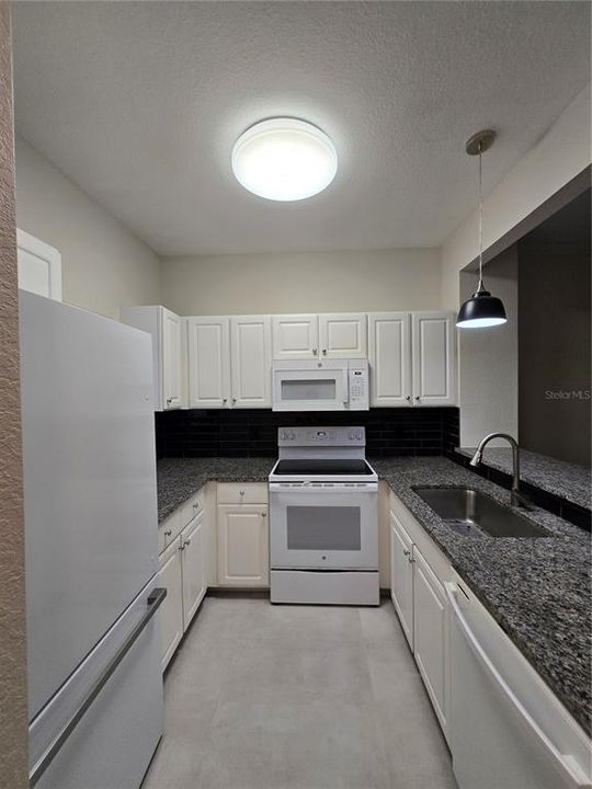 For Rent: $1,500 (1 beds, 1 baths, 1002 Square Feet)