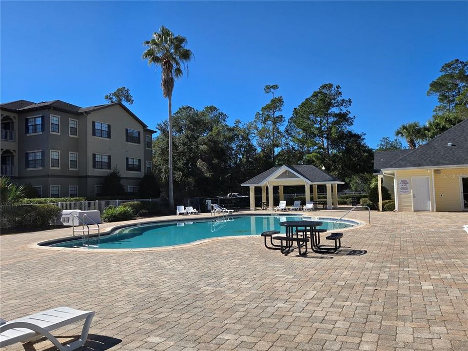 For Rent: $1,500 (1 beds, 1 baths, 1002 Square Feet)