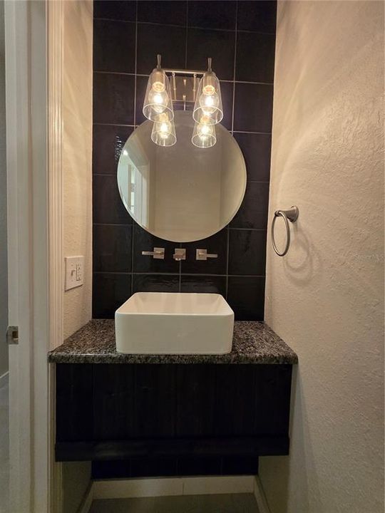 For Rent: $1,500 (1 beds, 1 baths, 1002 Square Feet)